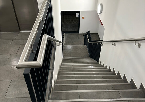 Kasters-Hausmeisterservice-Treppenhausreinigung-3